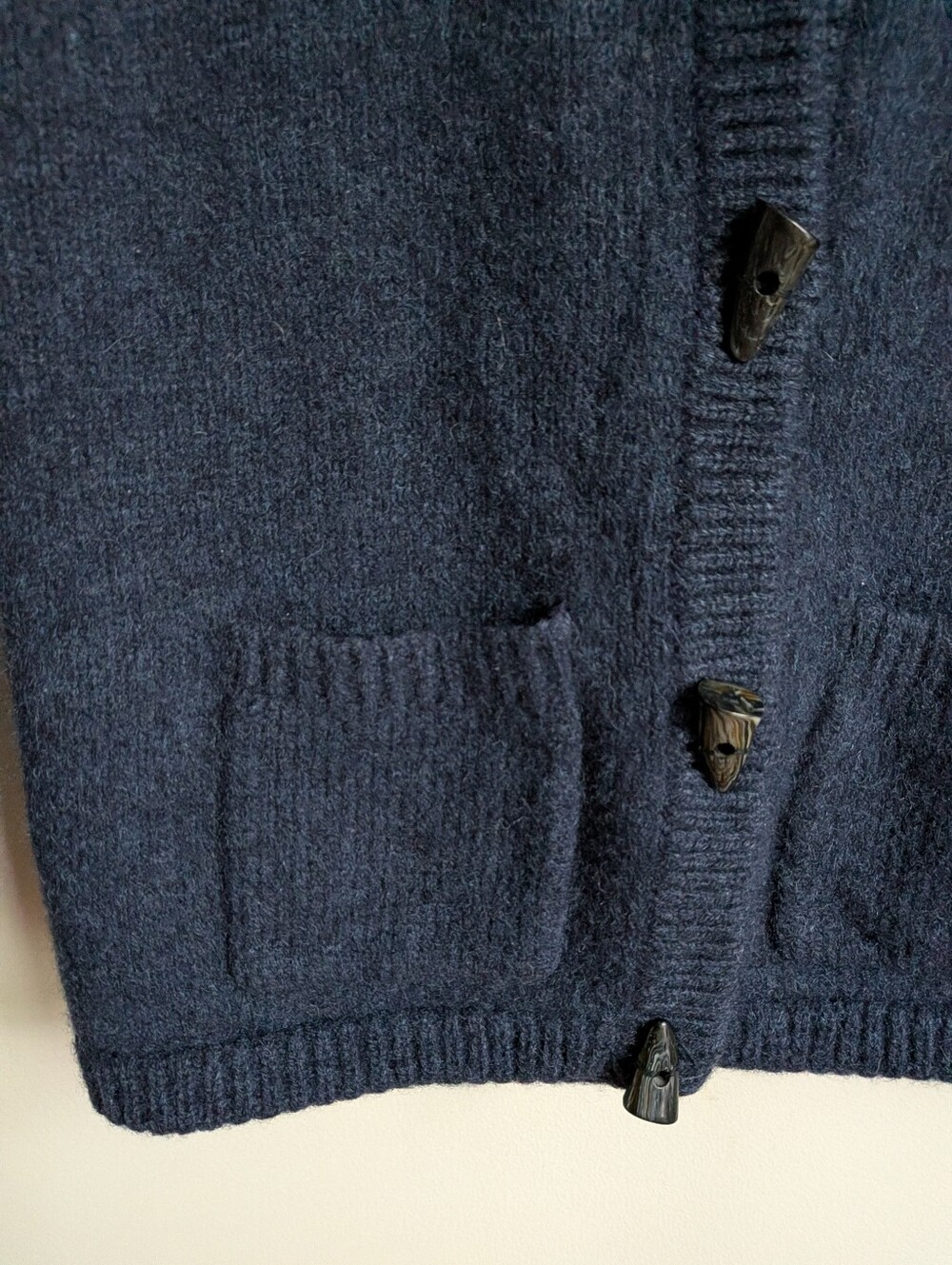 VINTAGE Navy Alpine Scene Cabin Dainty Knit Shetland Wool Cardigan Size Large - Picture 6 of 13